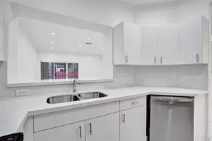 1003 NW 100th Ave, Pembroke Pines, FL 33024 - Photo 7