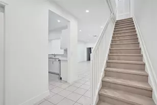 1003 NW 100th Ave, Pembroke Pines, FL 33024 - Photo 3