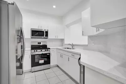 1003 NW 100th Avenue, Hollywood, FL 33024 - Photo 5