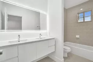 1003 NW 100th Ave, Pembroke Pines, FL 33024 - Photo 15