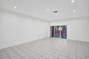 1003 NW 100th Ave, Pembroke Pines, FL 33024 - Photo 9