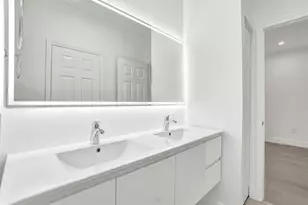 1003 NW 100th Ave, Pembroke Pines, FL 33024 - Photo 21