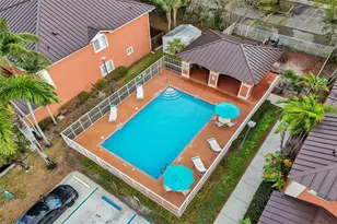 1003 NW 100th Ave, Pembroke Pines, FL 33024 - Photo 31