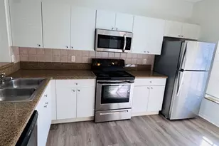 12113 SW 2nd St, Pembroke Pines, FL 33025 - Photo 3