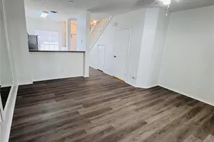 12113 SW 2nd St, Pembroke Pines, FL 33025 - Photo 7