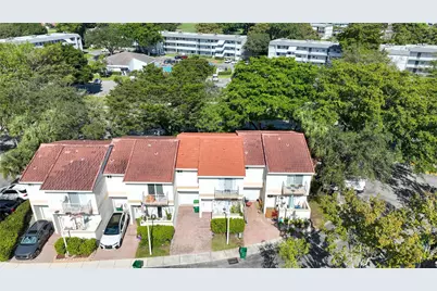 8464 Lagos De Campo Boulevard, Tamarac, FL 33321 - Photo 33