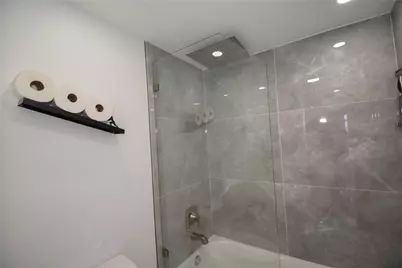 20301 W Country Club Drive #930, Aventura, FL 33180 - Photo 25