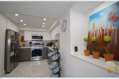 20301 W Country Club Drive #930, Aventura, FL 33180 - Photo 9