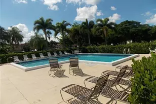 159 Lakeview Dr, Weston, FL 33326 - Photo 9