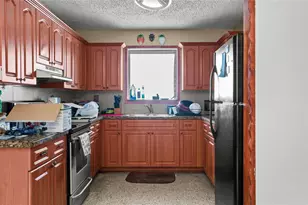 3446 NW 17th St, Miami, FL 33125 - Photo 5