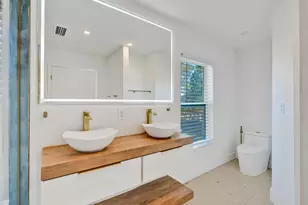 701 NE 164th St, Miami, FL 33162 - Photo 29