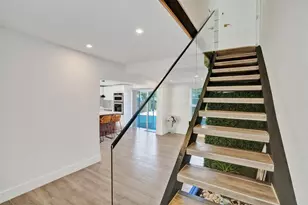 701 NE 164th St, Miami, FL 33162 - Photo 23