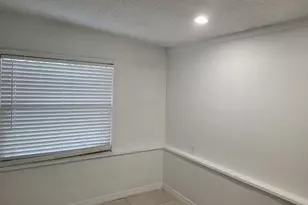 1810 NE 42nd St, Pompano Beach, FL 33064 - Photo 15