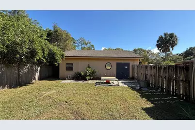 354 Baysinger Avenue, Fort Pierce, FL 34982 - Photo 9