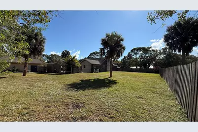 354 Baysinger Avenue, Fort Pierce, FL 34982 - Photo 7