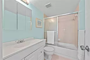 2212 NE 7th St, Hallandale Beach, FL 33009 - Photo 23