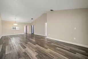 370 Fairway Cir, Weston, FL 33326 - Photo 7