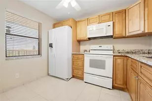 10101 Sunrise Lakes Blvd, Sunrise, FL 33322 - Photo 5