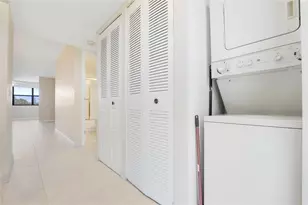 10101 Sunrise Lakes Blvd, Sunrise, FL 33322 - Photo 9