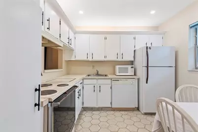 3150 Holiday Springs Boulevard #308, Margate, FL 33063 - Photo 5