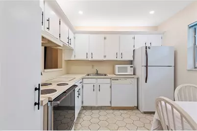 3150 Holiday Springs Boulevard #308, Margate, FL 33063 - Photo 9