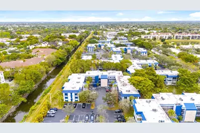 3150 Holiday Springs Boulevard #308, Margate, FL 33063 - Photo 3