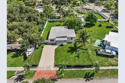 41 Miami Gardens Road, West Park, FL 33023 - Photo 11