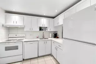 7807 Golf Cir Dr, Margate, FL 33063 - Photo 9