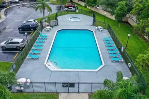 9824 NW 36th St, Sunrise, FL 33351 - Photo 17