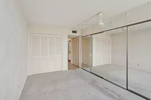 3960 Oaks Clubhouse Dr, Pompano Beach, FL 33069 - Photo 7