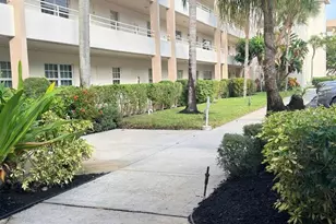 3960 Oaks Clubhouse Dr, Pompano Beach, FL 33069 - Photo 29