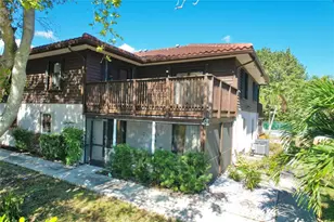 444 Pine Cir, Boca Raton, FL 33432 - Photo 9