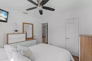 31 Miami Gardens Rd, West Park, FL 33023 - Photo 11