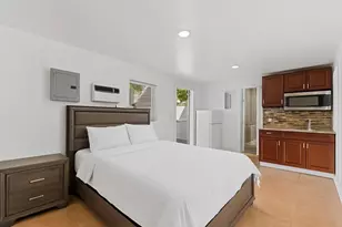 31 Miami Gardens Rd, West Park, FL 33023 - Photo 17