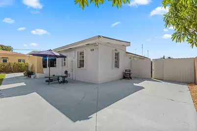 31 Miami Gardens Road, West Park, FL 33023 - Photo 23