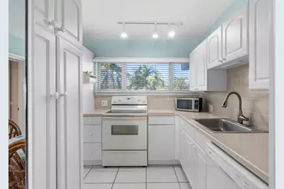 500 SE 21st Avenue #308, Deerfield Beach, FL 33441 - Photo 9