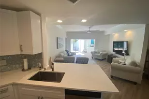 2286 Anchorage Ln, Naples, FL 34104 - Photo 9