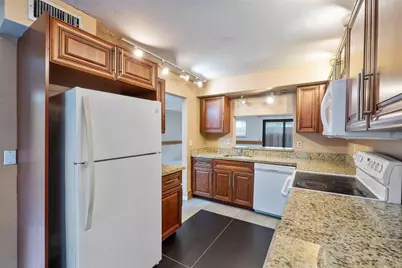 2157 NW 37th #2157, Pompano Beach, FL 33066 - Photo 3