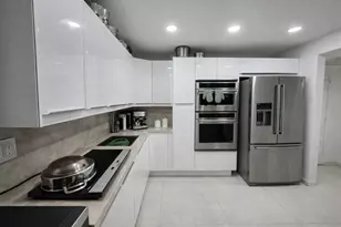 2500 Parkview Dr, Hallandale Beach, FL 33009 - Photo 9