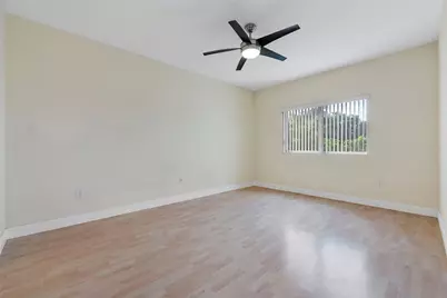 7765 Yardley Drive #403, Fort Lauderdale, FL 33321 - Photo 9