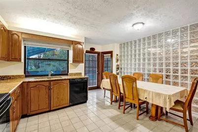 766 SE Cavern Avenue, Port Saint Lucie, FL 34983 - Photo 9