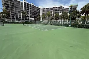 600 Parkview Dr, Hallandale Beach, FL 33009 - Photo 23