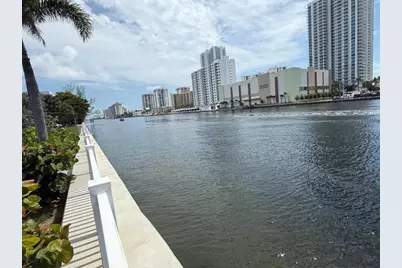 600 Parkview Drive #826, Hallandale Beach, FL 33009 - Photo 5