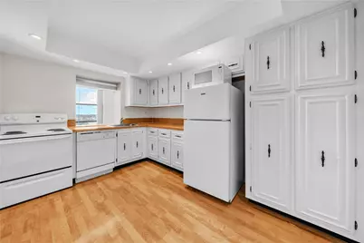 1000 Parkview Drive #925, Hallandale Beach, FL 33009 - Photo 11