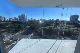 3375 N Country Club Dr, Miami, FL 33180 - Photo 27