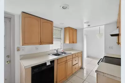 7802 NW 69th Terrace, Tamarac, FL 33321 - Photo 11