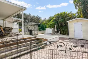 1911 SW 87th Terrace, Davie, FL 33324 - Photo 11