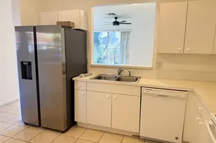 9064 NW 54th St, Sunrise, FL 33351 - Photo 5