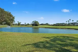 9320 S Hollybrook Lake Dr, Pembroke Pines, FL 33025 - Photo 17