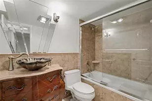 9320 S Hollybrook Lake Dr, Pembroke Pines, FL 33025 - Photo 9